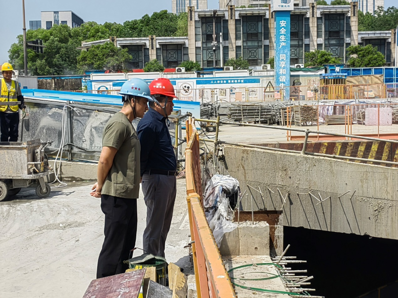 五一慰問暖人心，安全督導促發(fā)展